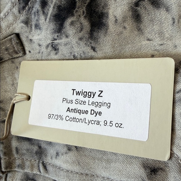 Twiggy Z Stretch Denim jeans antique black tie-dye wash, by James ICON size 30 - Picture 7 of 8